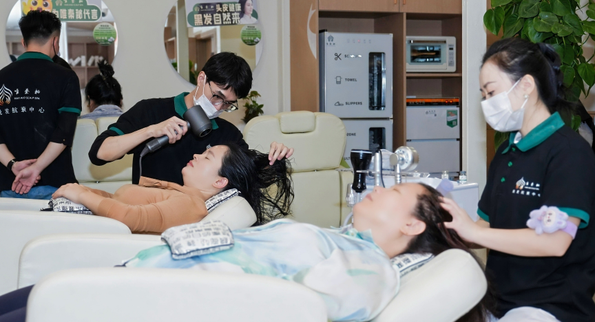 未来已来：你在唯秦秘所见证的，不仅是养发，更是服务业的新形态