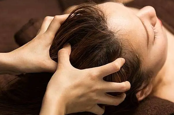 当隔壁养发馆打折时，唯秦秘加盟商门店为什么敢涨价？