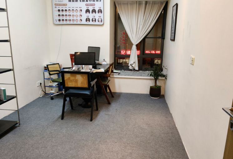 当“头皮抗衰”市场爆发时，先入局的唯秦秘加盟商能吃到哪几波红利？